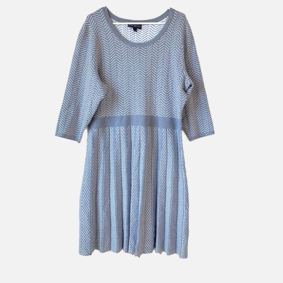 Lane Bryant Dresses & Skirts - Lane Bryant Sweater Dress Women's Size 18/20 Gray White Chevron